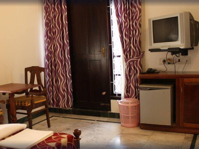 Hotel White Rose Kochi Екстериор снимка