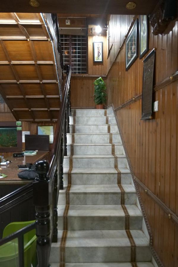 Hotel White Rose Kochi Екстериор снимка