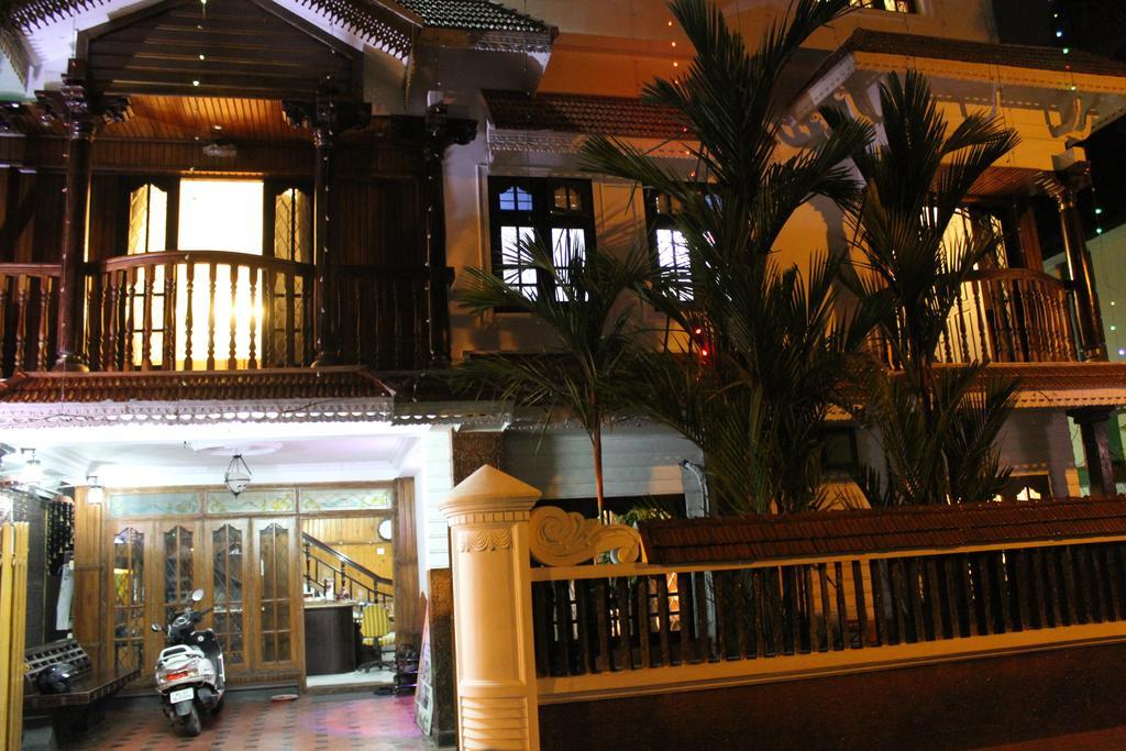 Hotel White Rose Kochi Екстериор снимка