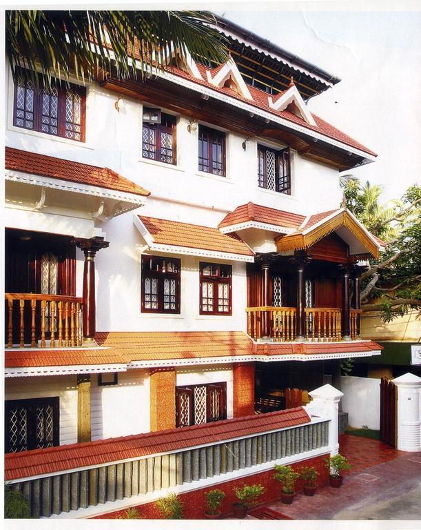 Hotel White Rose Kochi Екстериор снимка