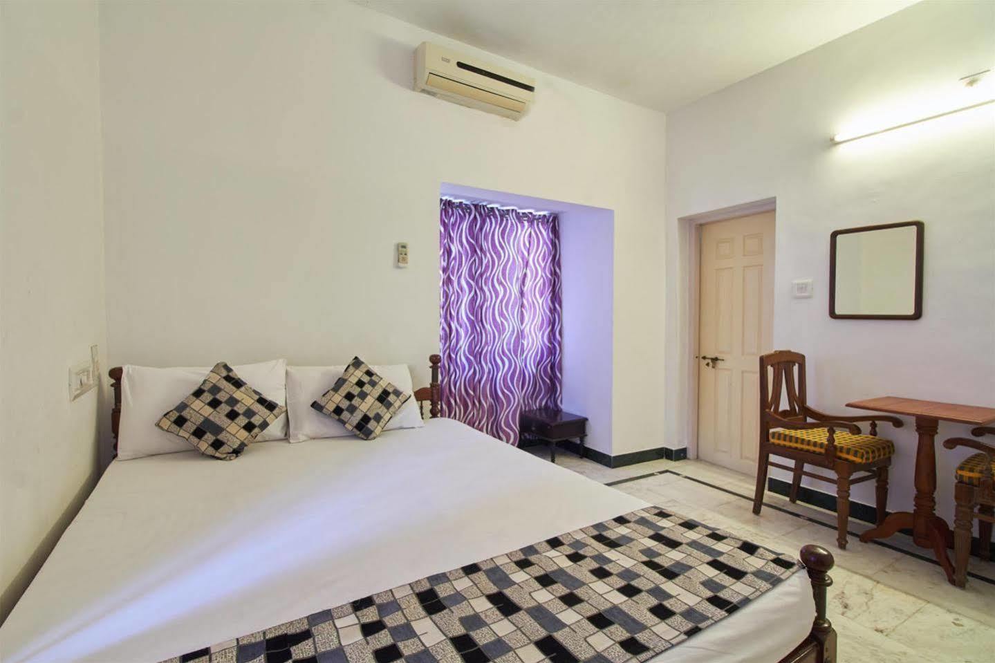 Hotel White Rose Kochi Екстериор снимка