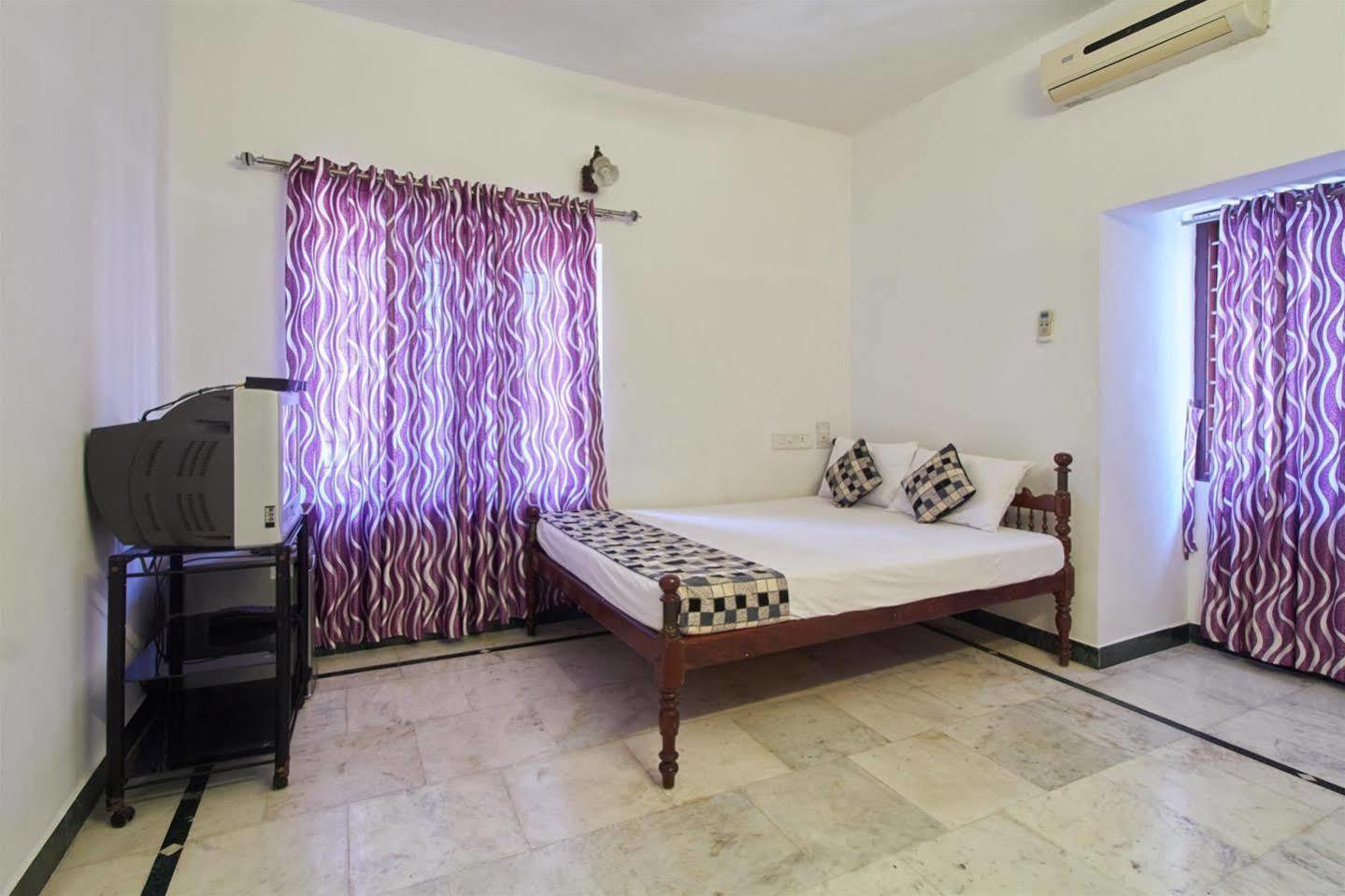 Hotel White Rose Kochi Екстериор снимка