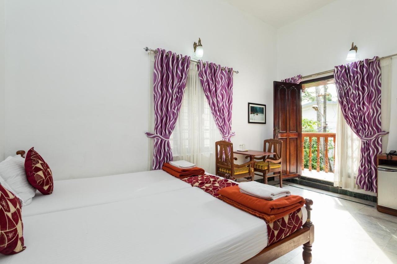 Hotel White Rose Kochi Екстериор снимка