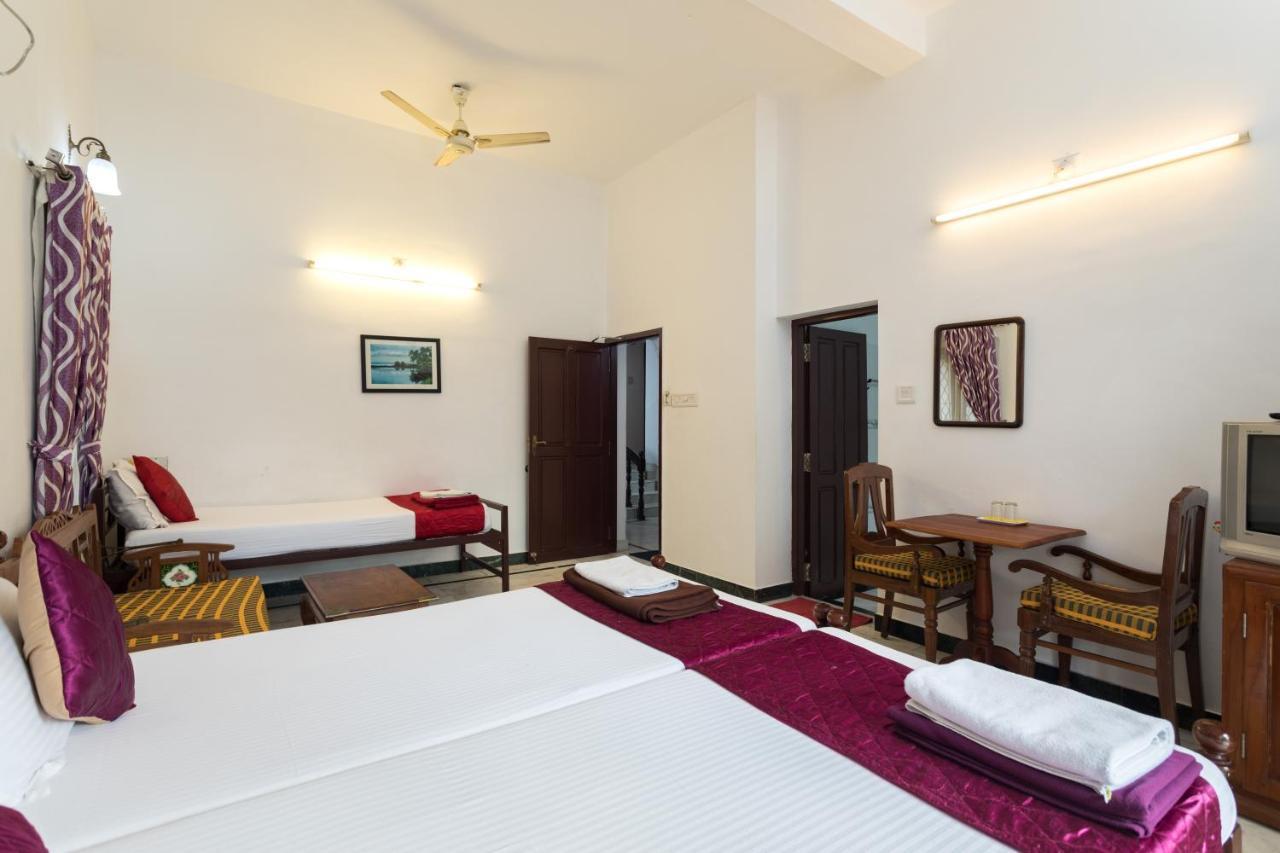 Hotel White Rose Kochi Екстериор снимка