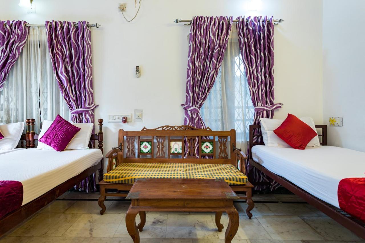 Hotel White Rose Kochi Екстериор снимка