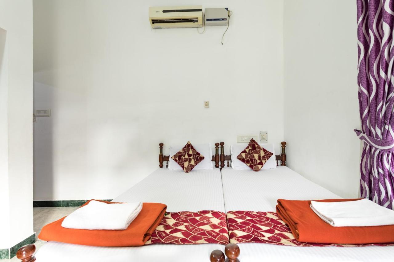 Hotel White Rose Kochi Екстериор снимка