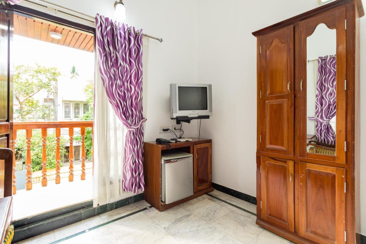 Hotel White Rose Kochi Екстериор снимка