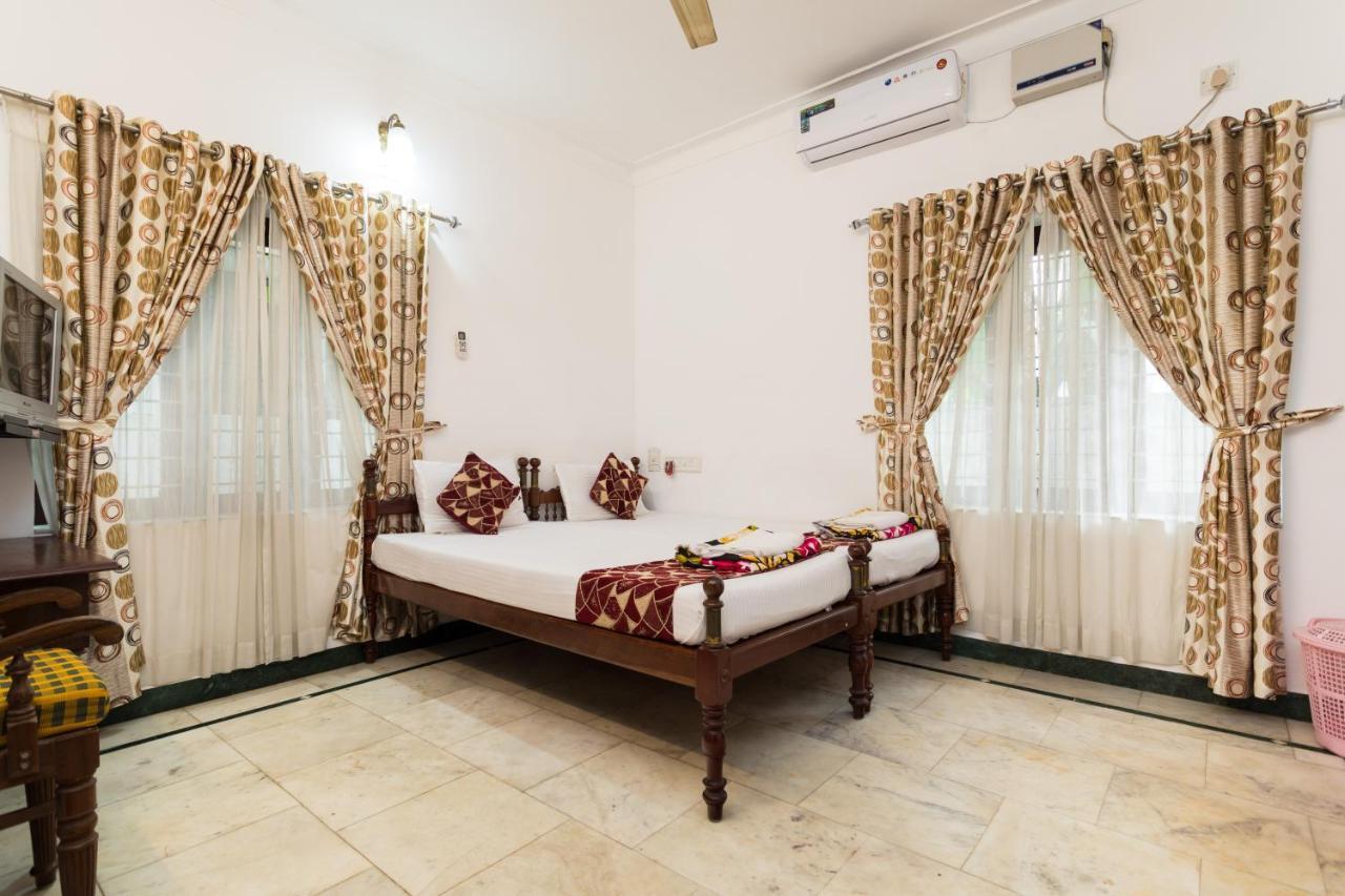 Hotel White Rose Kochi Екстериор снимка
